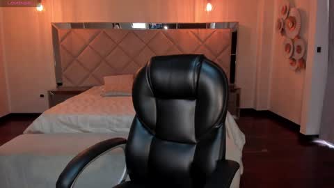 Snapshot of amydavis_ chatting on 01/02/25, 08:02 Amy online show from 01/02/25, 08:02