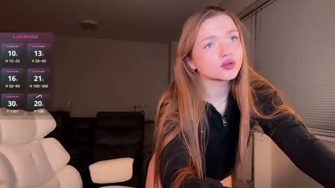 Snapshot of amyjj chatting on 12/15/24, 03:02 Amy online show from 12/15/24, 03:02