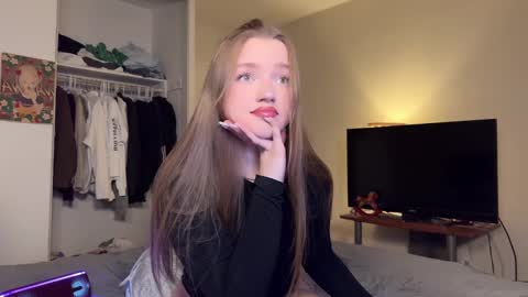 Snapshot of amyjj chatting on 01/12/25, 02:35 Amy online show from 01/12/25, 02:35