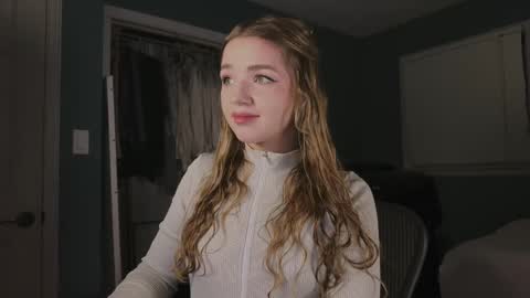 Snapshot of amyjj chatting on 09/24/25, 02:15 Amy online show from 09/24/25, 02:15