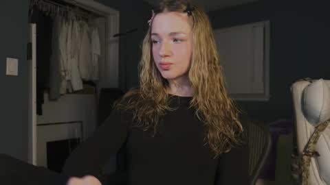 Snapshot of amyjj chatting on 10/26/25, 02:39 Amy online show from 10/26/25, 02:39