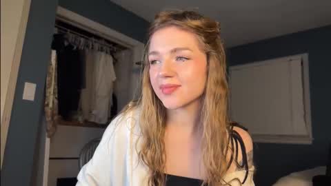 Snapshot of amyjj chatting on 11/17/25, 06:30 Amy online show from 11/17/25, 06:30