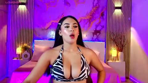 Snapshot of amyjohnsonn chatting on 06/22/26, 05:26 amyjohnsonn online show from 06/22/26, 05:26