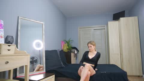 amylanee online show from 09/18/25, 08:05