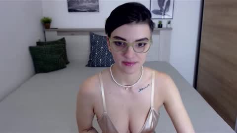 Snapshot of amylexy chatting on 12/16/24, 07:37 Hi there guys My pleasure in your hands pvt is open online show from 12/16/24, 07:37