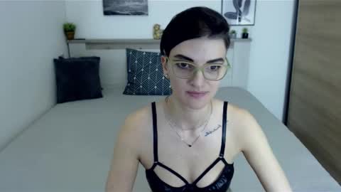 Snapshot of amylexy chatting on 01/06/25, 02:14 Hi there guys My pleasure in your hands pvt is open online show from 01/06/25, 02:14
