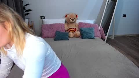 amymilson online show from 12/04/24, 03:21