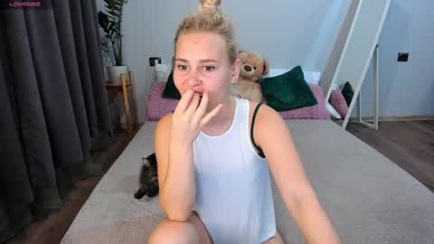 amymilson online show from 03/03/25, 04:35