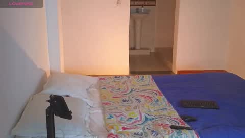 Snapshot of amymonroee chatting on 11/06/25, 12:22 Amy Monroe online show from 11/06/25, 12:22