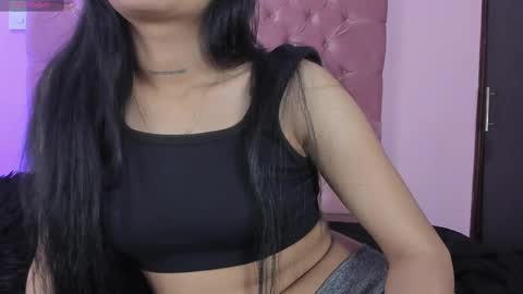 Snapshot of amyolimpo chatting on 02/27/25, 08:09 Amy ... Nice to meet u   thumb up me please its important online show from 02/27/25, 08:09