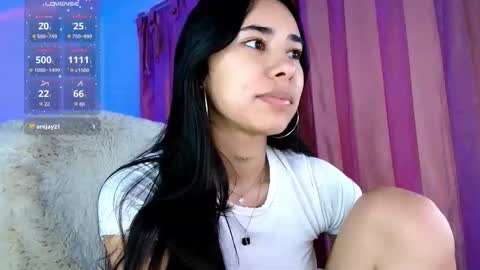 Snapshot of amyolimpo chatting on 11/18/25, 05:12 Amy ... Nice to meet u thumb up me please its important online show from 11/18/25, 05:12