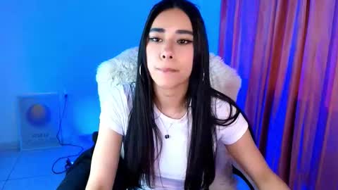 Snapshot of amyolimpo chatting on 12/04/25, 03:38 Amy ... Nice to meet u thumb up me please its important online show from 12/04/25, 03:38