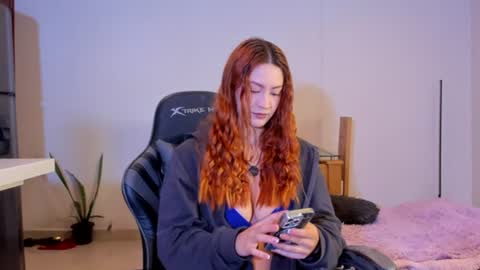 Snapshot of amypond__ chatting on 06/09/26, 01:01 Amy online show from 06/09/26, 01:01