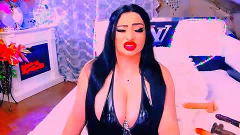 Snapshot of amyrarosera chatting on 04/29/26, 10:16 Alimoonyia online show from 04/29/26, 10:16