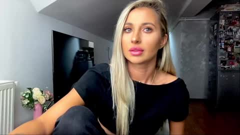 amyroberta92 online show from 12/31/24, 10:04