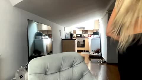 amyroberta92 online show from 04/11/26, 07:13