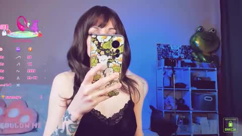 Snapshot of amyrose69 chatting on 12/13/25, 07:53 Amy Rose online show from 12/13/25, 07:53