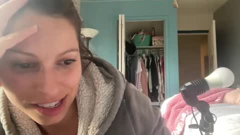 Snapshot of amysmilez chatting on 01/02/25, 08:02 Amy Smilez online show from 01/02/25, 08:02