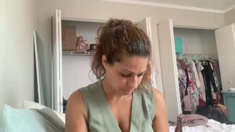 Snapshot of amysmilez chatting on 10/08/25, 01:31 Amy Smilez online show from 10/08/25, 01:31