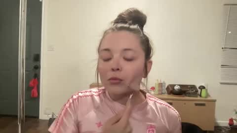 Snapshot of amythrill chatting on 09/09/25, 05:18 Amy Thrill online show from 09/09/25, 05:18