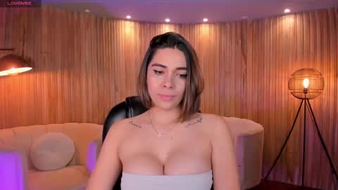 Snapshot of amywalker_ chatting on 02/25/25, 10:15 AMY WALKER online show from 02/25/25, 10:15
