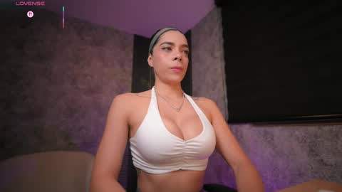 Snapshot of amywalker_ chatting on 05/14/26, 09:49 AMY WALKER online show from 05/14/26, 09:49