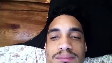 Snapshot of an377432 chatting on 03/04/25, 10:05 an377432 online show from 03/04/25, 10:05