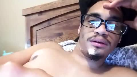 Snapshot of an377432 chatting on 03/05/25, 11:27 an377432 online show from 03/05/25, 11:27