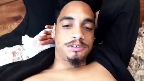 Snapshot of an377432 chatting on 11/06/25, 08:54 an377432 online show from 11/06/25, 08:54