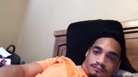 Snapshot of an377432 chatting on 11/28/25, 05:15 an377432 online show from 11/28/25, 05:15