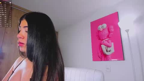 Snapshot of ana__f chatting on 09/15/25, 07:25 Ana online show from 09/15/25, 07:25