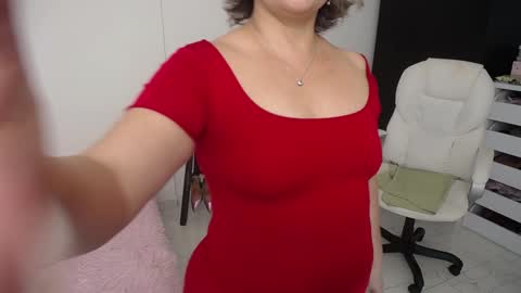 Snapshot of ana_hotmilf chatting on 12/07/24, 11:40  Ana  online show from 12/07/24, 11:40