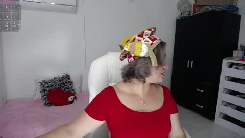 Snapshot of ana_hotmilf chatting on 12/24/24, 10:28  Ana  online show from 12/24/24, 10:28