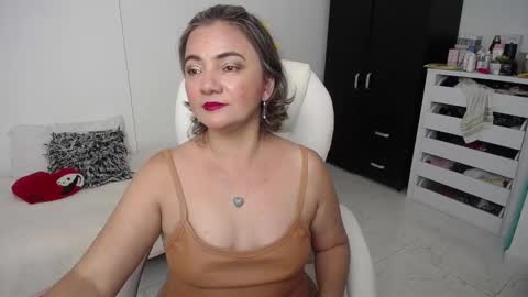 Snapshot of ana_hotmilf chatting on 01/07/25, 09:25  Ana  online show from 01/07/25, 09:25