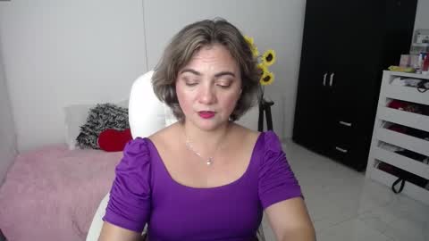 Snapshot of ana_hotmilf chatting on 02/18/25, 02:27  Ana  online show from 02/18/25, 02:27