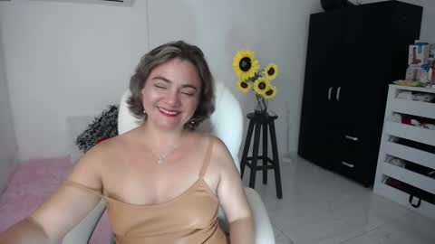 Snapshot of ana_hotmilf chatting on 02/21/25, 03:01  Ana  online show from 02/21/25, 03:01