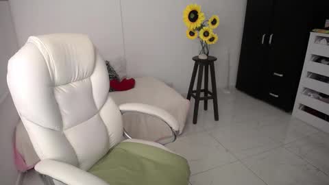 Snapshot of ana_hotmilf chatting on 03/04/25, 12:07  Ana  online show from 03/04/25, 12:07