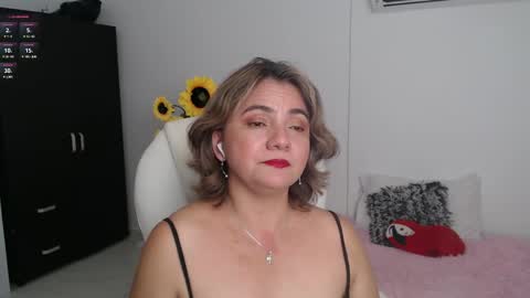 Snapshot of ana_hotmilfx chatting on 02/14/25, 01:34 ANA online show from 02/14/25, 01:34