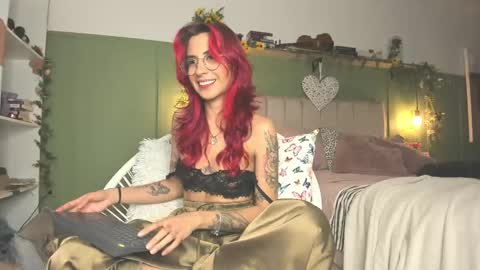 Snapshot of ana_jasper chatting on 03/07/25, 10:43 Ana Maria online show from 03/07/25, 10:43