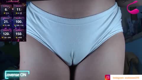 Snapshot of ana_loveee chatting on 09/17/25, 10:11 Ana lopez - Cameltoe girl online show from 09/17/25, 10:11