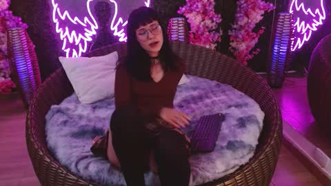 Snapshot of ana_luve chatting on 11/12/25, 08:41 Ana online show from 11/12/25, 08:41