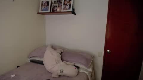 Ana online show from 11/24/25, 09:31