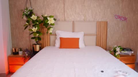 Ana  online show from 04/05/26, 02:53