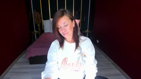 Ana online show from 09/25/25, 03:16