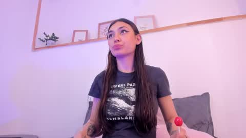 Snapshot of ana_muller19 chatting on 11/12/25, 01:28 Ana online show from 11/12/25, 01:28