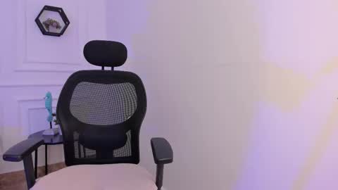 Snapshot of ana_muller19 chatting on 11/15/25, 09:21 Ana online show from 11/15/25, 09:21