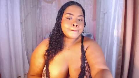 Snapshot of ana_off_alana chatting on 01/08/25, 10:27 Ana online show from 01/08/25, 10:27