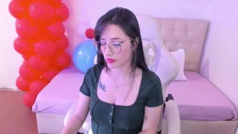 Im anna but you can call me as you want online show from 03/08/26, 02:04