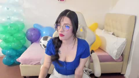 Snapshot of ana_ruuh chatting on 07/16/26, 09:43 Im anna but you can call me as you want online show from 07/16/26, 09:43