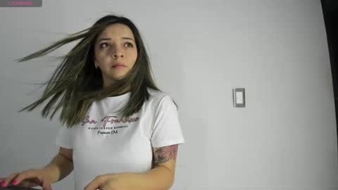 Snapshot of ana_spencerr chatting on 02/19/26, 11:06 Ana online show from 02/19/26, 11:06